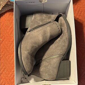 Sonoma Gray Ankle Booties with Chunky Heel and Side Zipper
